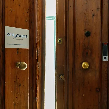 Guest house Onlyrooms Iii - Recommended For Under 30s