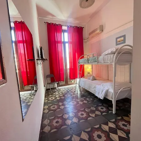 Guest house Onlyrooms Iii - Recommended For Under 30s